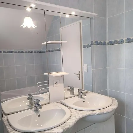 018 6 Kerners Maison Pour Six Personnes A Louer Avec Jardin Partage Villa Arzon