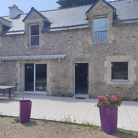 Villa 018 6 Kerners Maison Pour Six Personnes A Louer Avec Jardin Partage Arzon